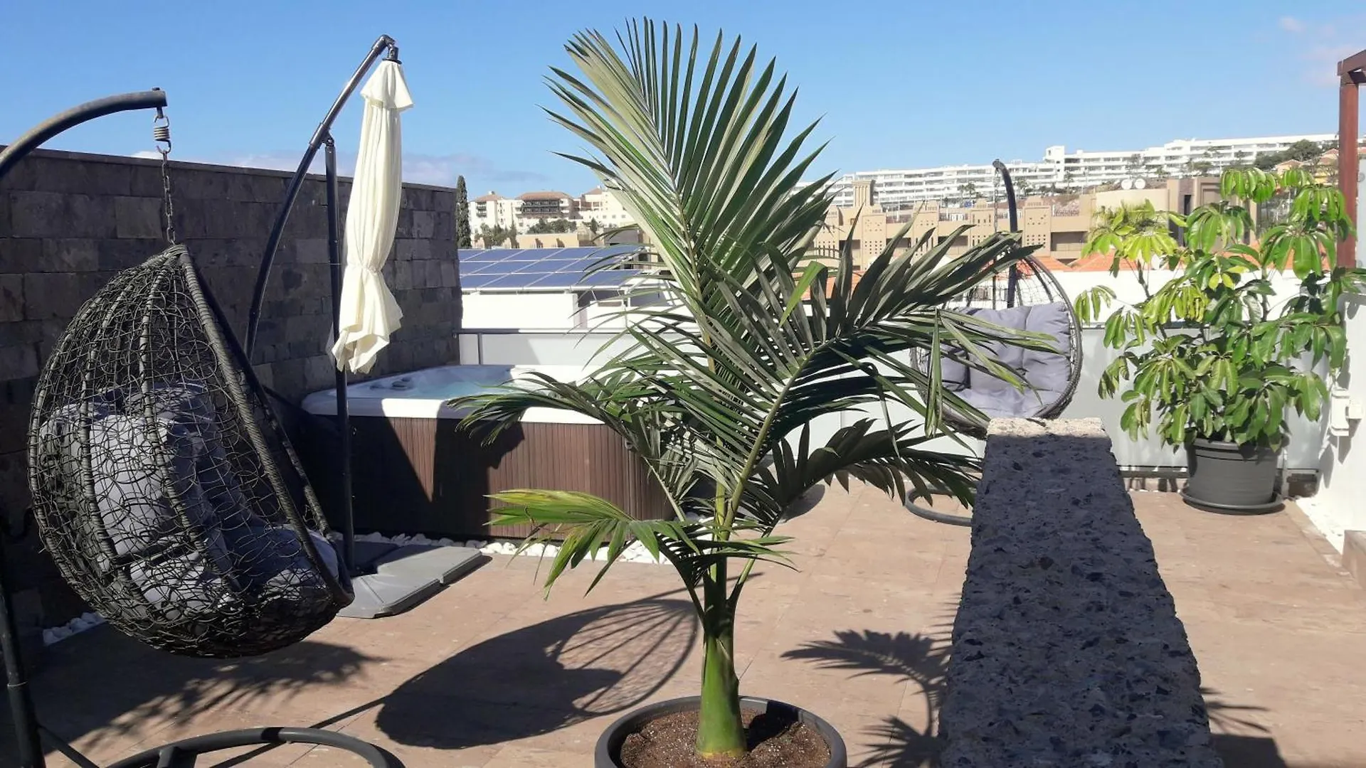 アデヘ Luxury Bkm In Playa Del Duqueヴィラ スペイン