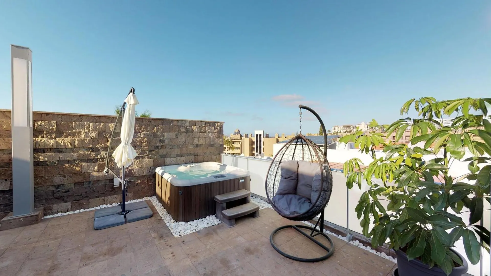 アデヘ Luxury Bkm In Playa Del Duqueヴィラ 0*,  スペイン
