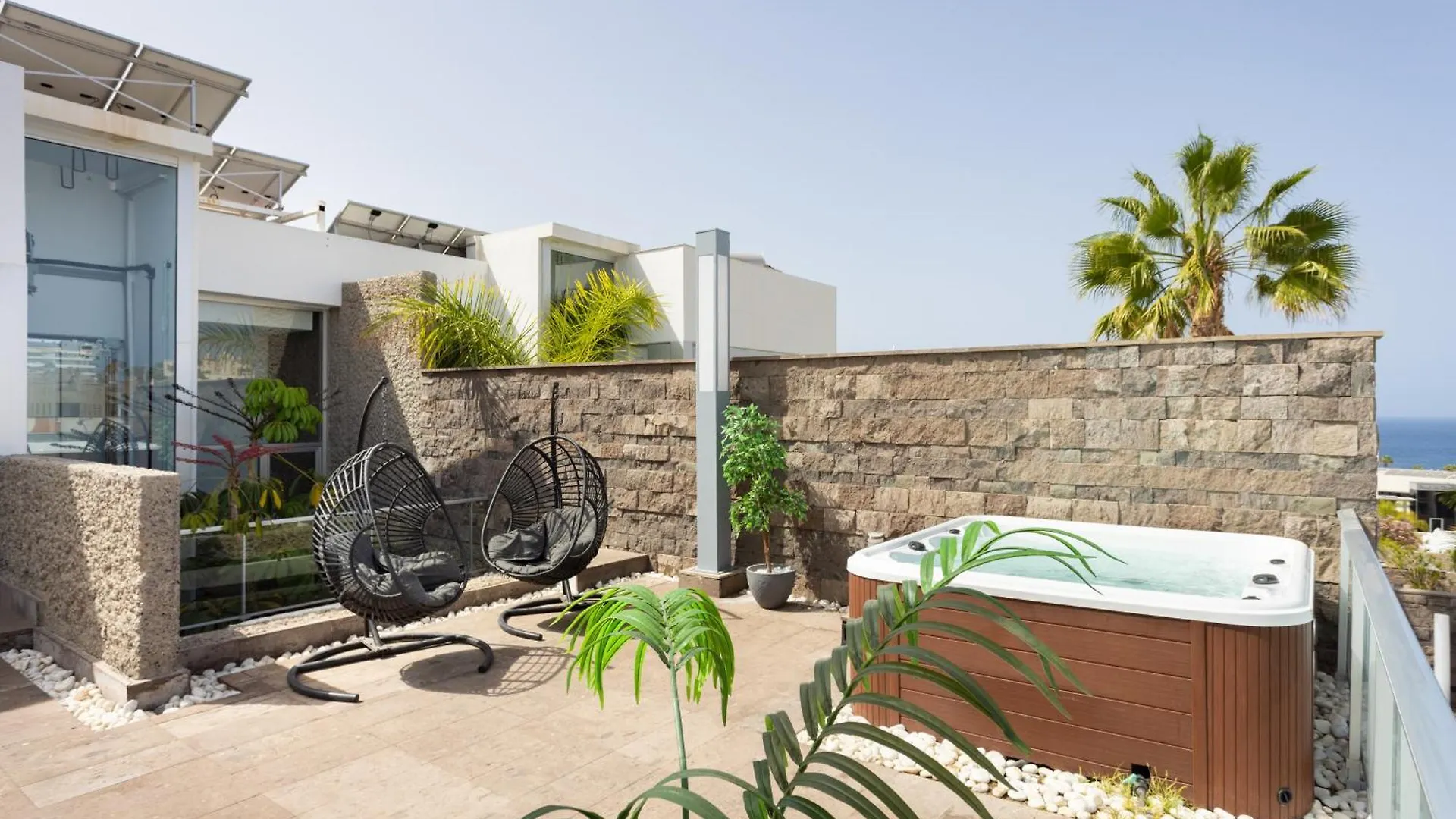 ヴィラ アデヘ Luxury Bkm In Playa Del Duqueヴィラ