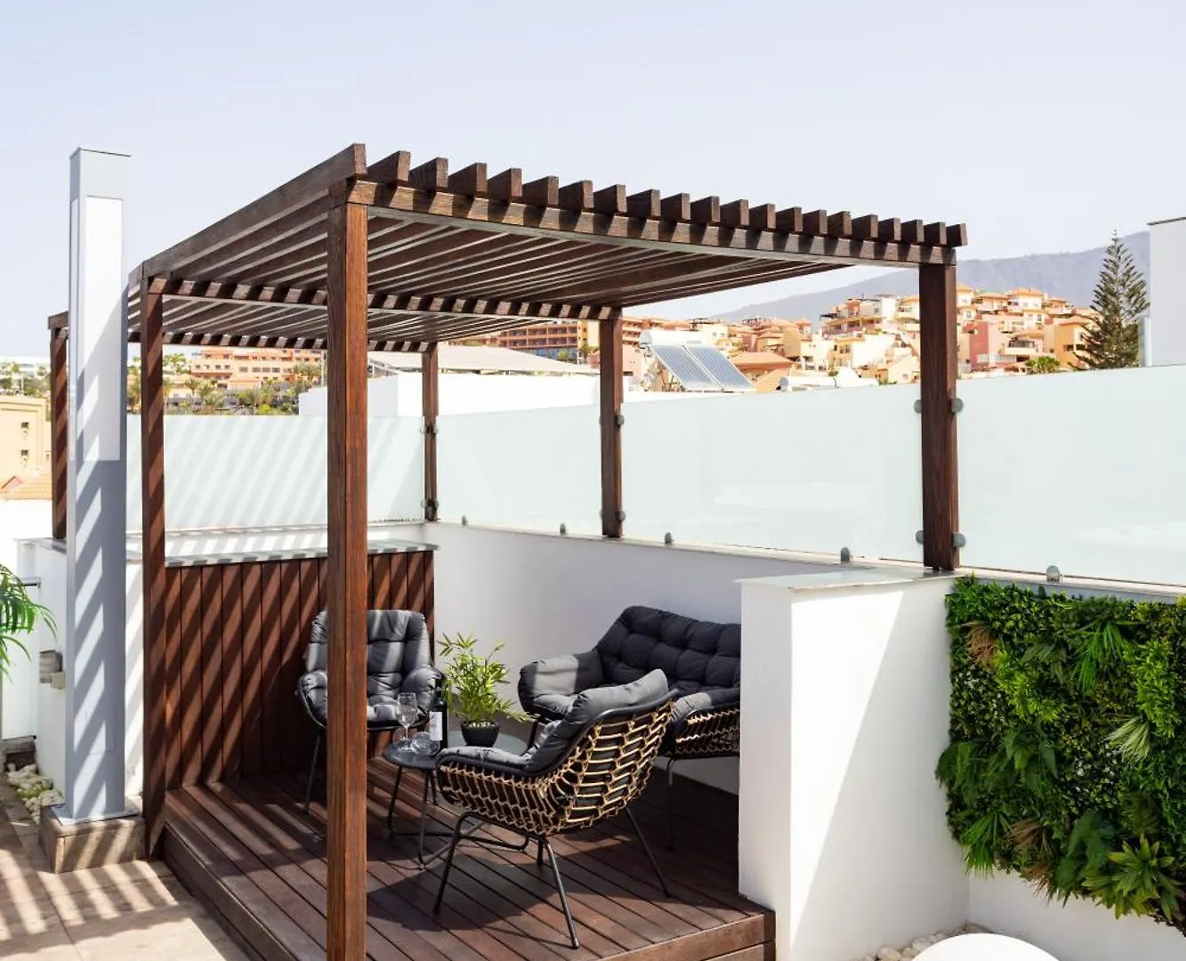 ヴィラ アデヘ Luxury Bkm In Playa Del Duqueヴィラ スペイン