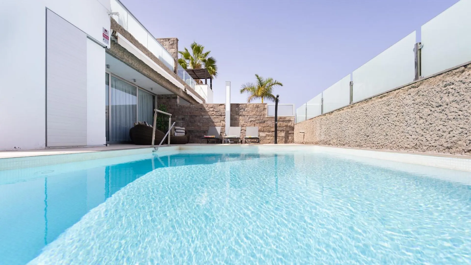 アデヘ Luxury Bkm In Playa Del Duqueヴィラ ヴィラ